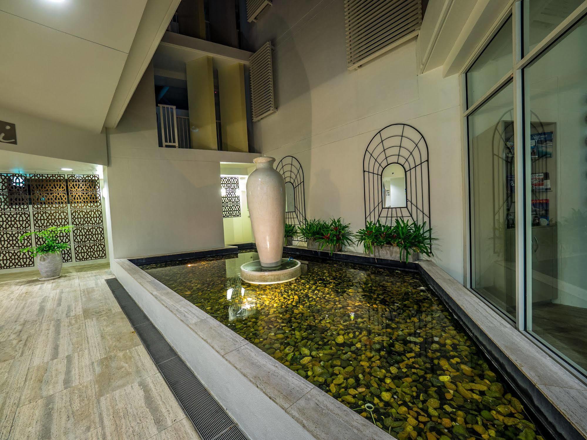 Lanai Riverside Apartments Mackay Bagian luar foto