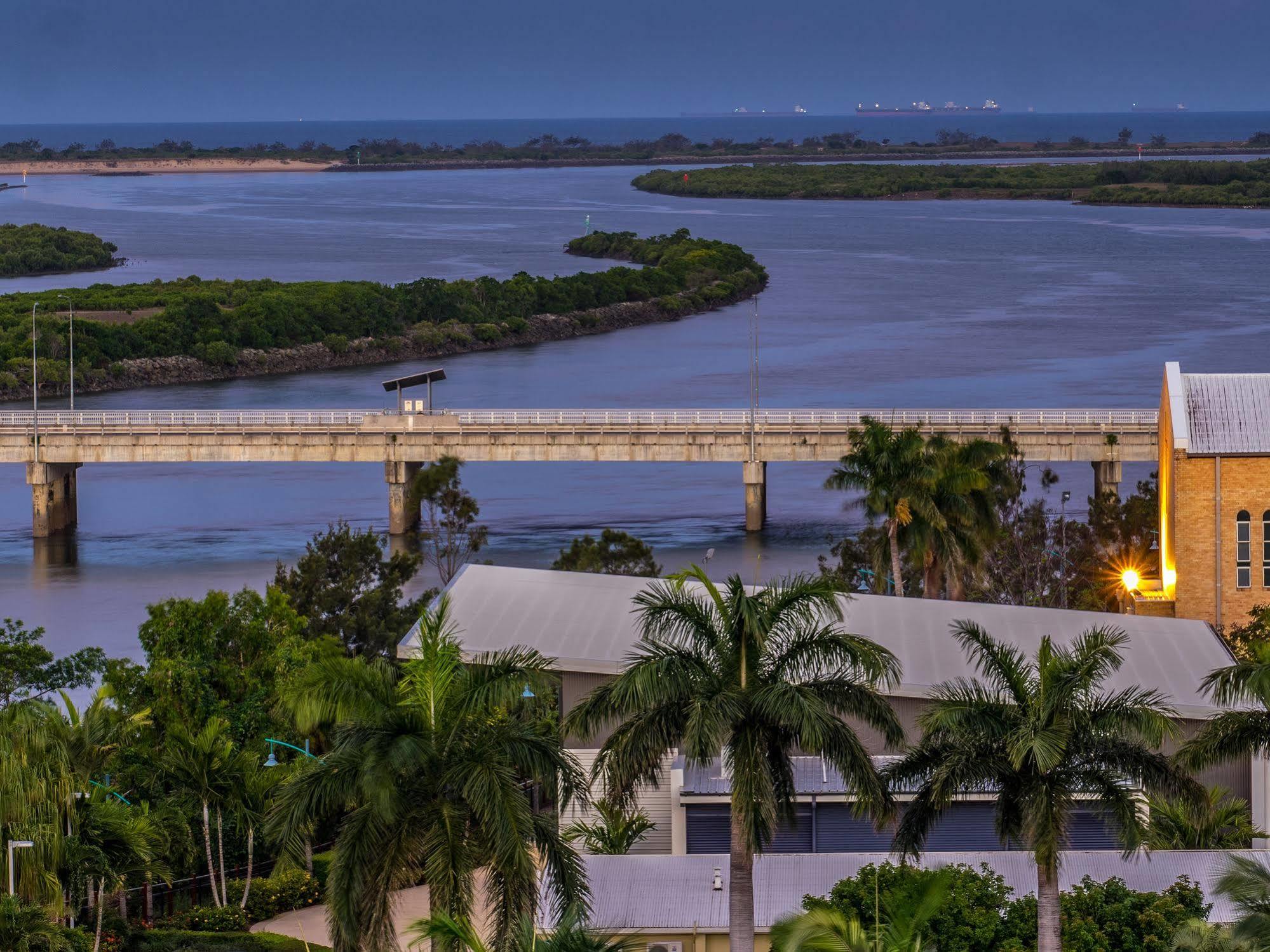Lanai Riverside Apartments Mackay Bagian luar foto